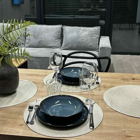 Dom Nad Jeziorem Winna Gorka * Miastko (Leszno)