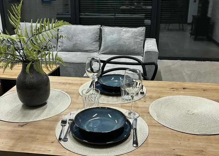 Dom Nad Jeziorem Winna Górka * Miastko (Leszno)